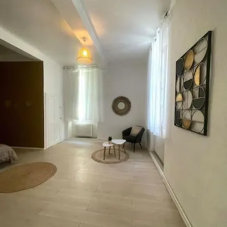 Apartamento T2 Centre Nîmes